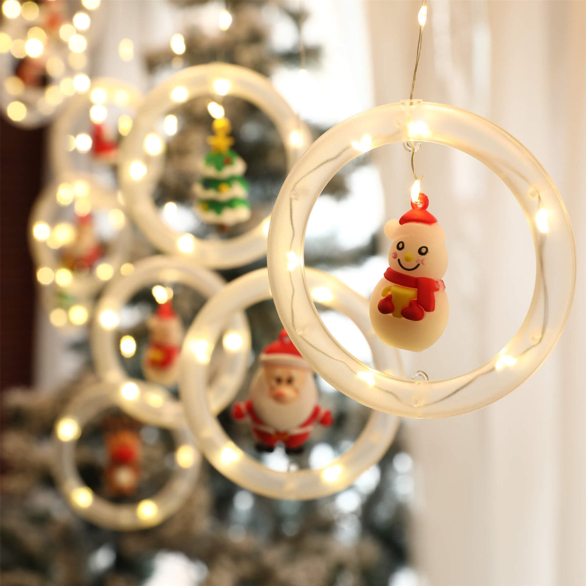 detail van de kerst hangdecoratie met ledlampjes