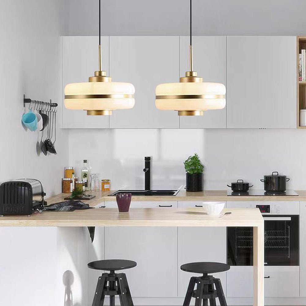 elegante scandinavische glazen hanglamp voor een luxe uitstraling