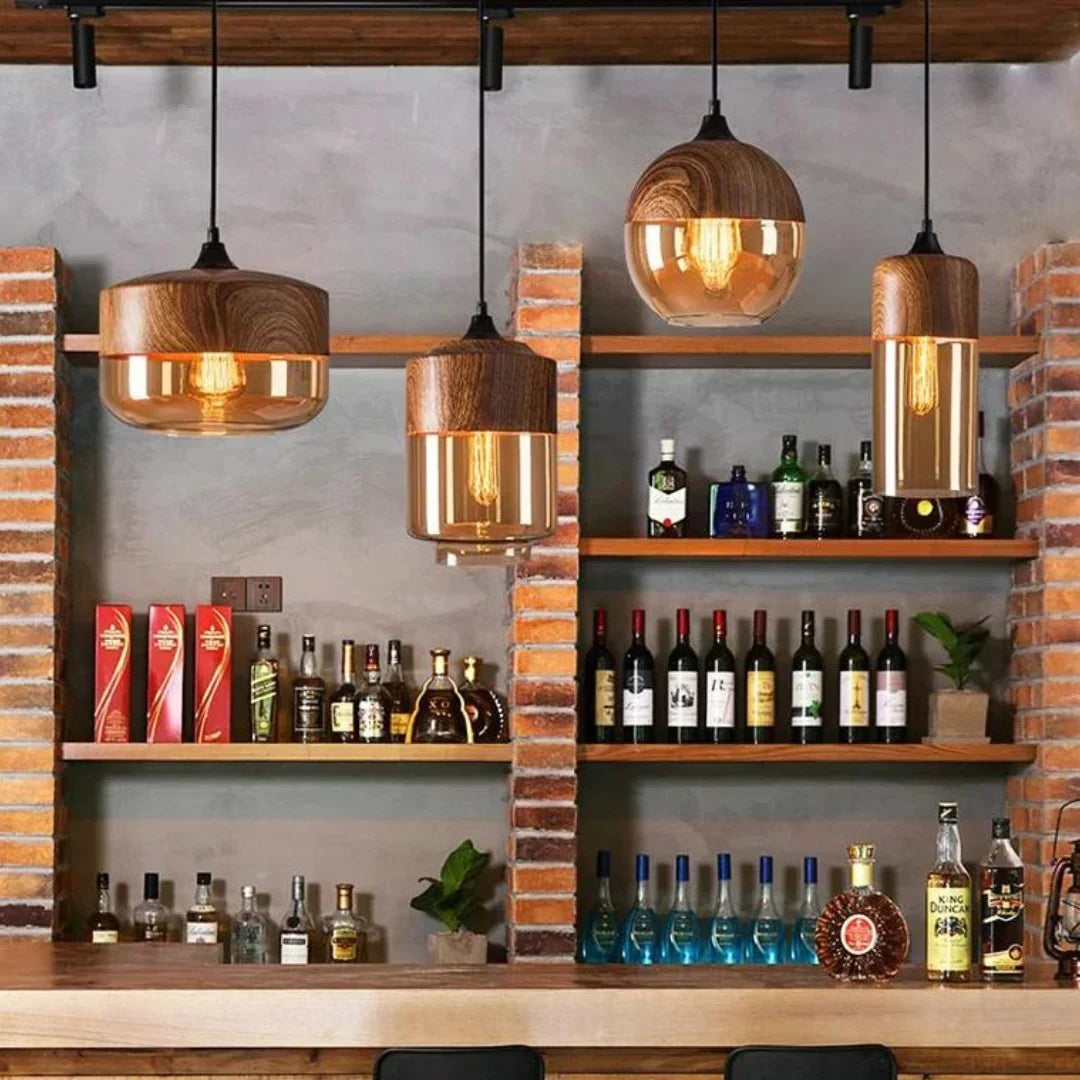 glazen hanglamp met metaal en natuurlijke houtlook