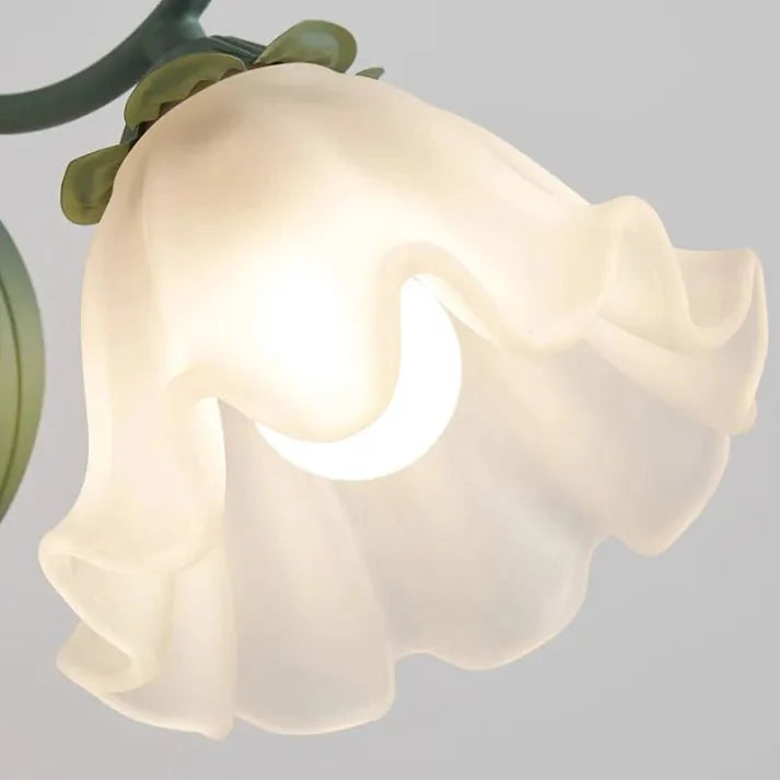 elegante lelietjes-van-dalen wandlamp voor een sfeervolle bloemenlook