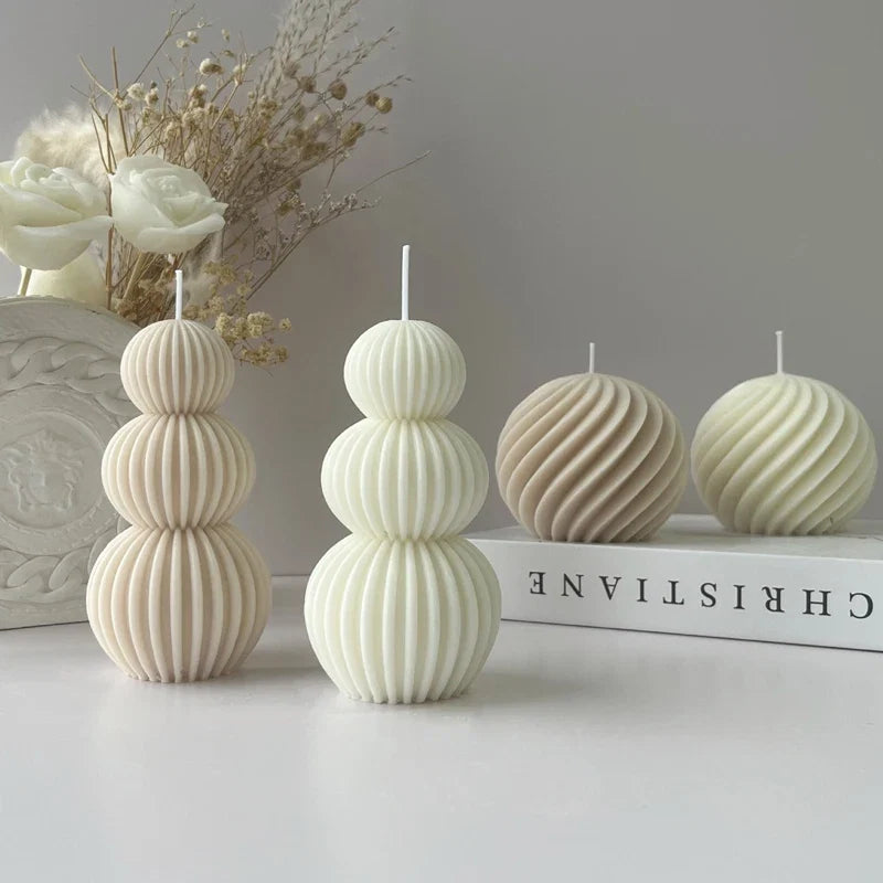 Geurkaars met reliëf en golfbalontwerp voor in huis