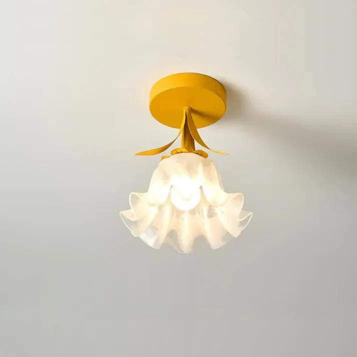 elegante tiffany plafondlamp met schattige minibloemen