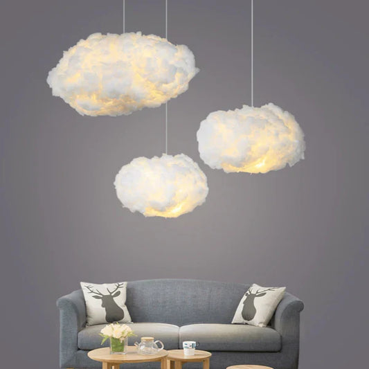 Wolkenlamp die een zachte sfeer in de kamer creëert