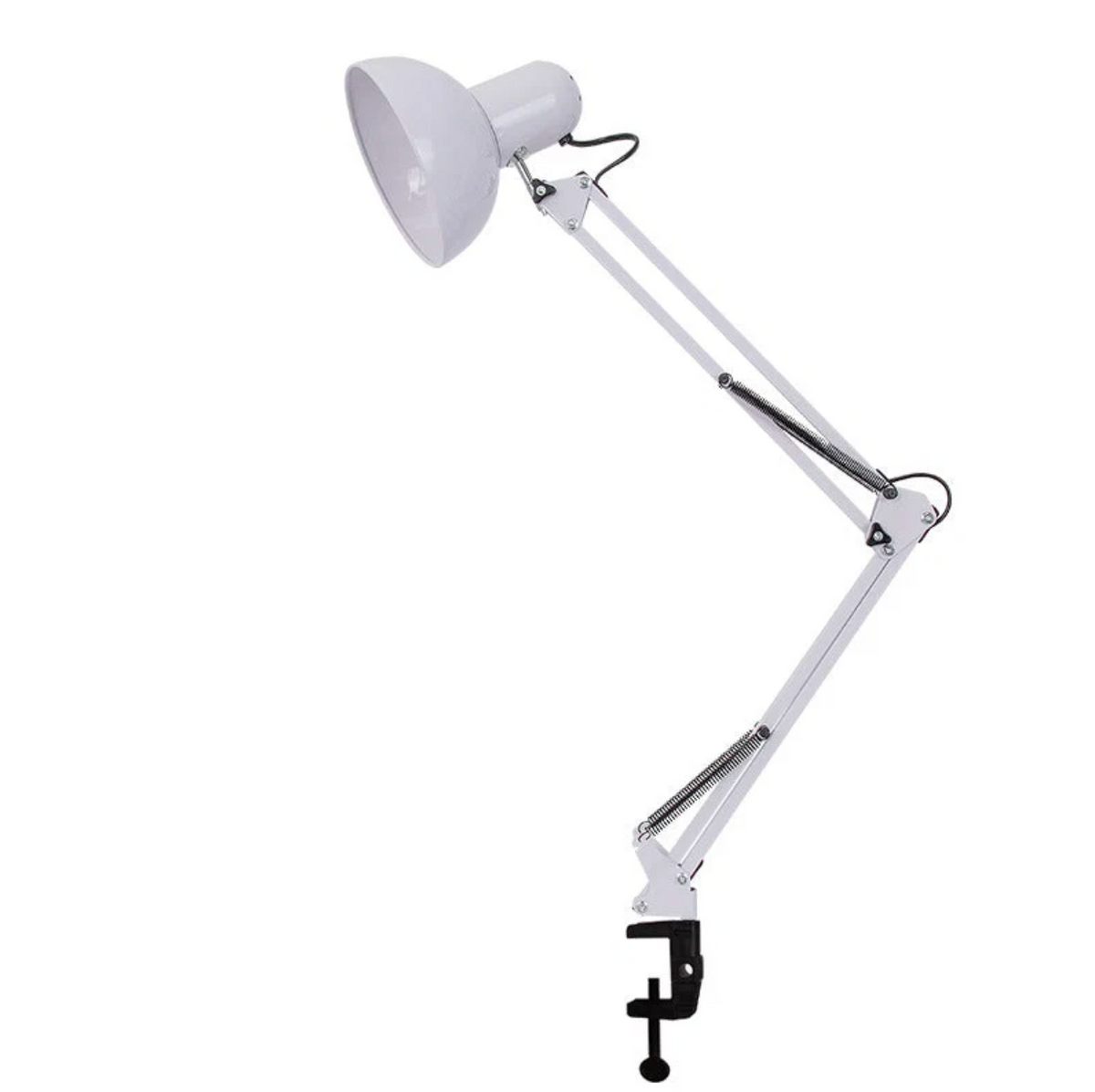 Bureaulamp met stevige klem bevestigd aan de rand van een bureau