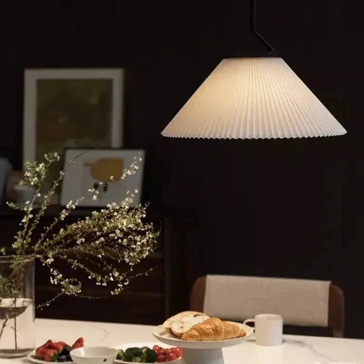 stijlvolle nordic geplooide crème hanglamp voor een elegante sfeer