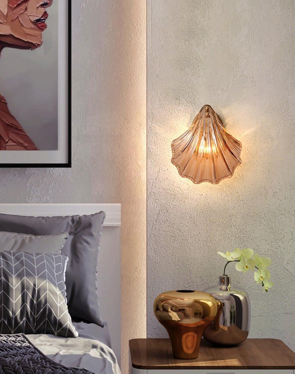 elegante wandlamp in schelpdesign