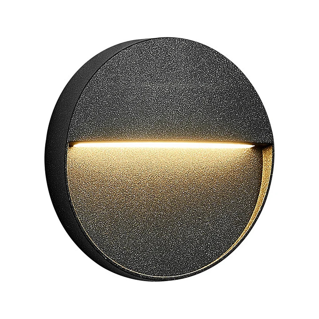 aluminium led-trapverlichting met warmwit licht langs een buitentrap