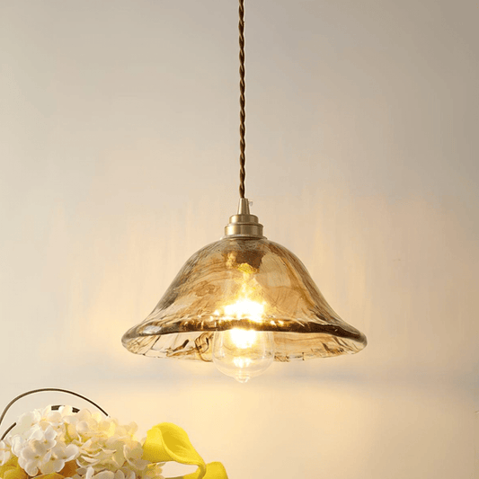 Stijlvolle vintage bruine glazen hanglamp voor een warme ambiance