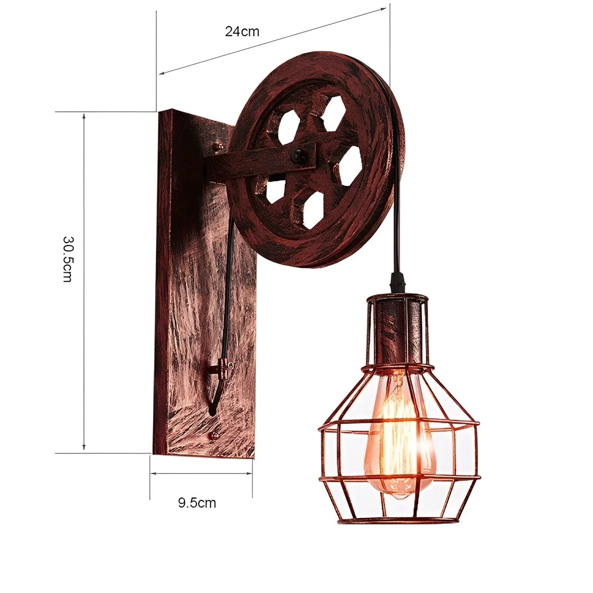 wandlamp gemonteerd aan de muur met metalen en glazen onderdelen