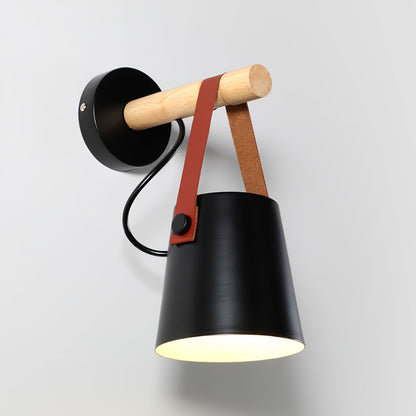 Stijlvolle houten conische wandlamp voor een warme sfeer