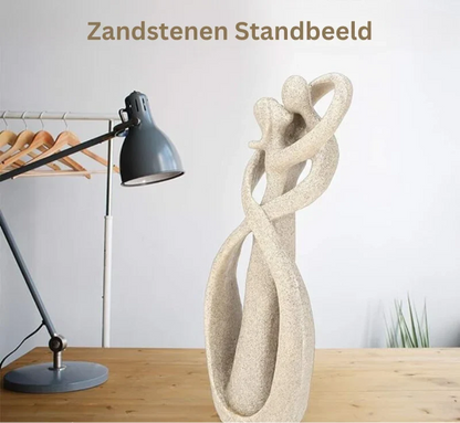 Decoratief interieurbeeld in zandkleur naast minimalistische accessoires