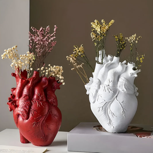 Decoratieve keramische vaas met hartenontwerp