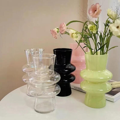 Glazen bloemenvaas met golvend ontwerp