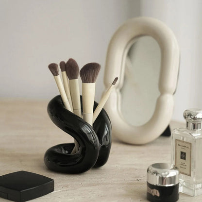 Keramische make-up kwastenhouder met golvend ontwerp