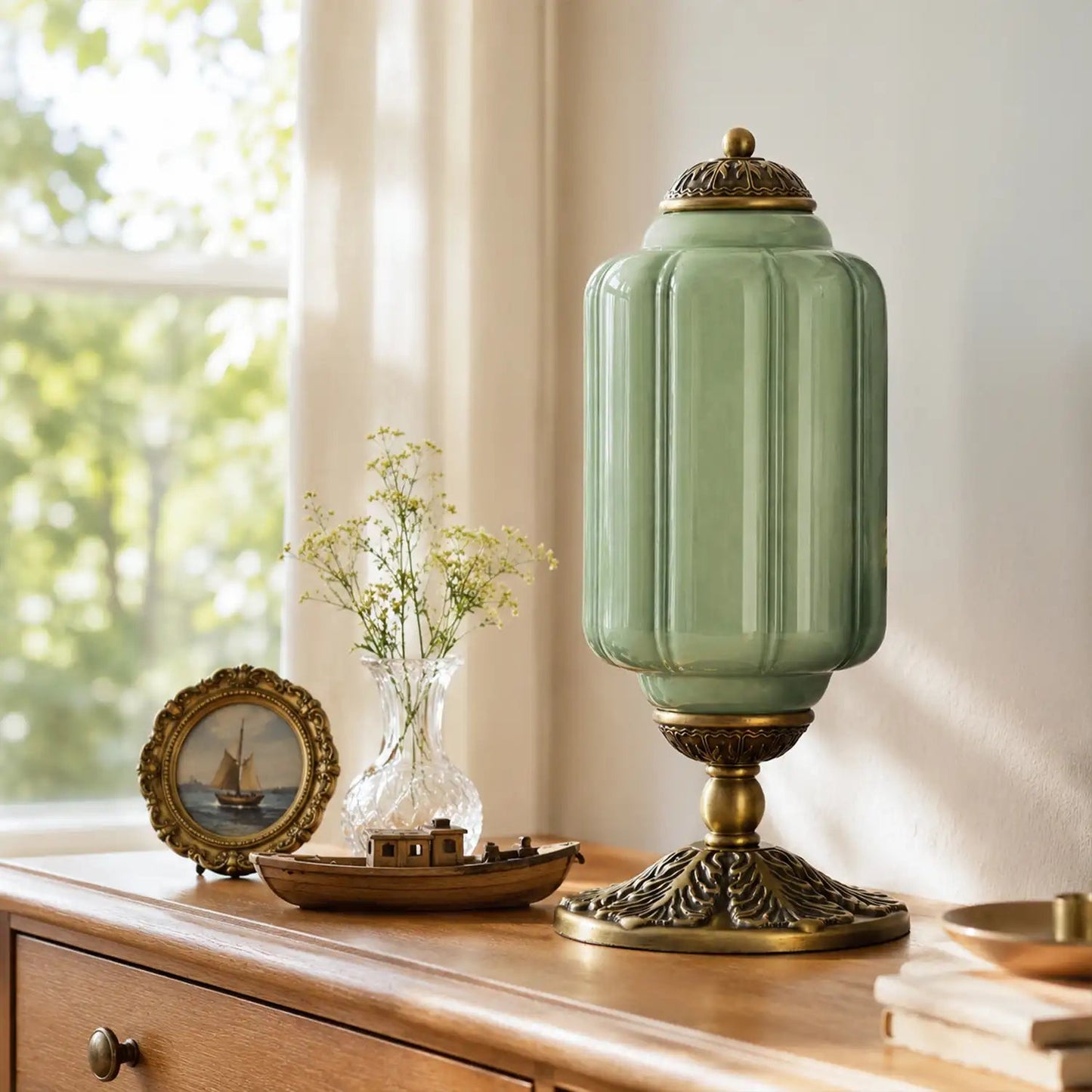lumi eloise tafellamp in frans retro-stijl, crèmekleurig glas met structuur