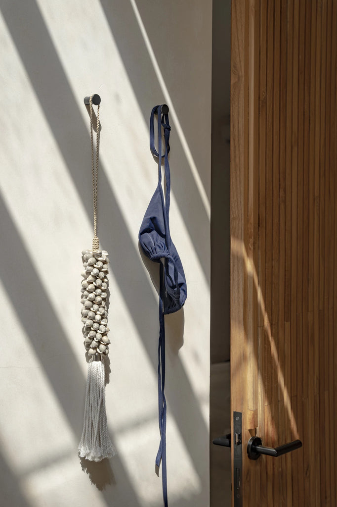 de shell & cotton hangdecoratie - grijs