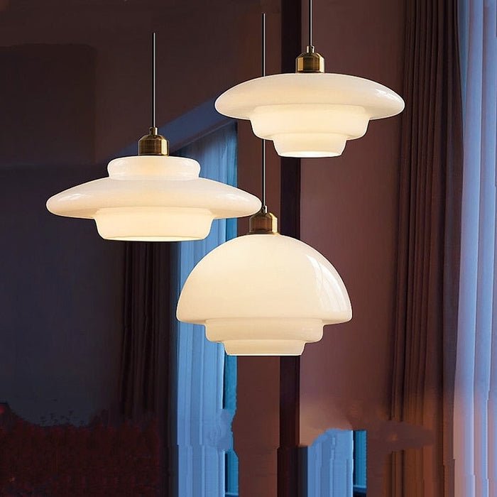 elegante witte glazen hanglamp voor een stralende verlichting