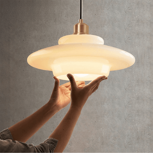 Elegante Witte Glazen Hanglamp voor een Stralende Verlichting