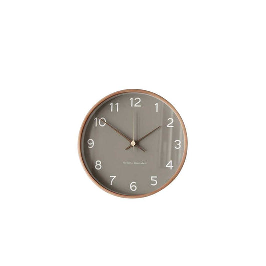 Houten wandklok met glazen wijzerplaat in minimalistisch design