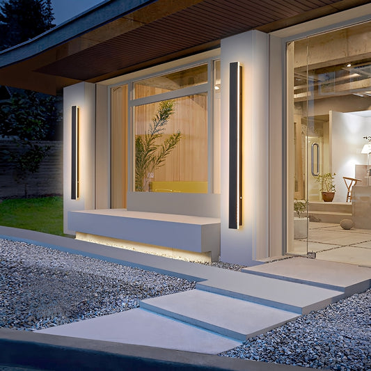 Robuuste LED buiten wandlamp met waterdichte IP65-behuizing aan een buitenmuur