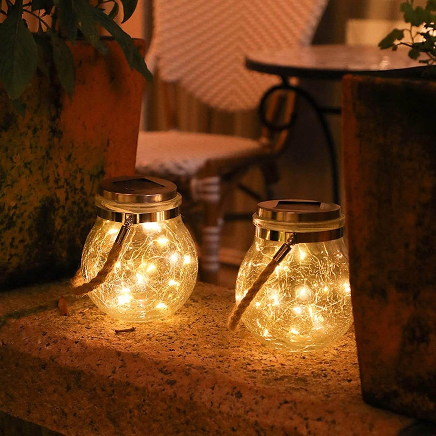 ontdek de magie van de nacht: 1+2 gratis solar glass lanterns!