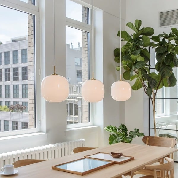 stijlvolle scandinavische opaalglas radihous hanglamp voor een eigentijdse uitstraling