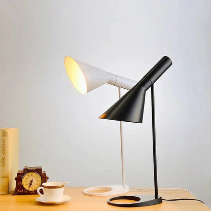 Stilvolle moderne LED Minimalismus-Lampe